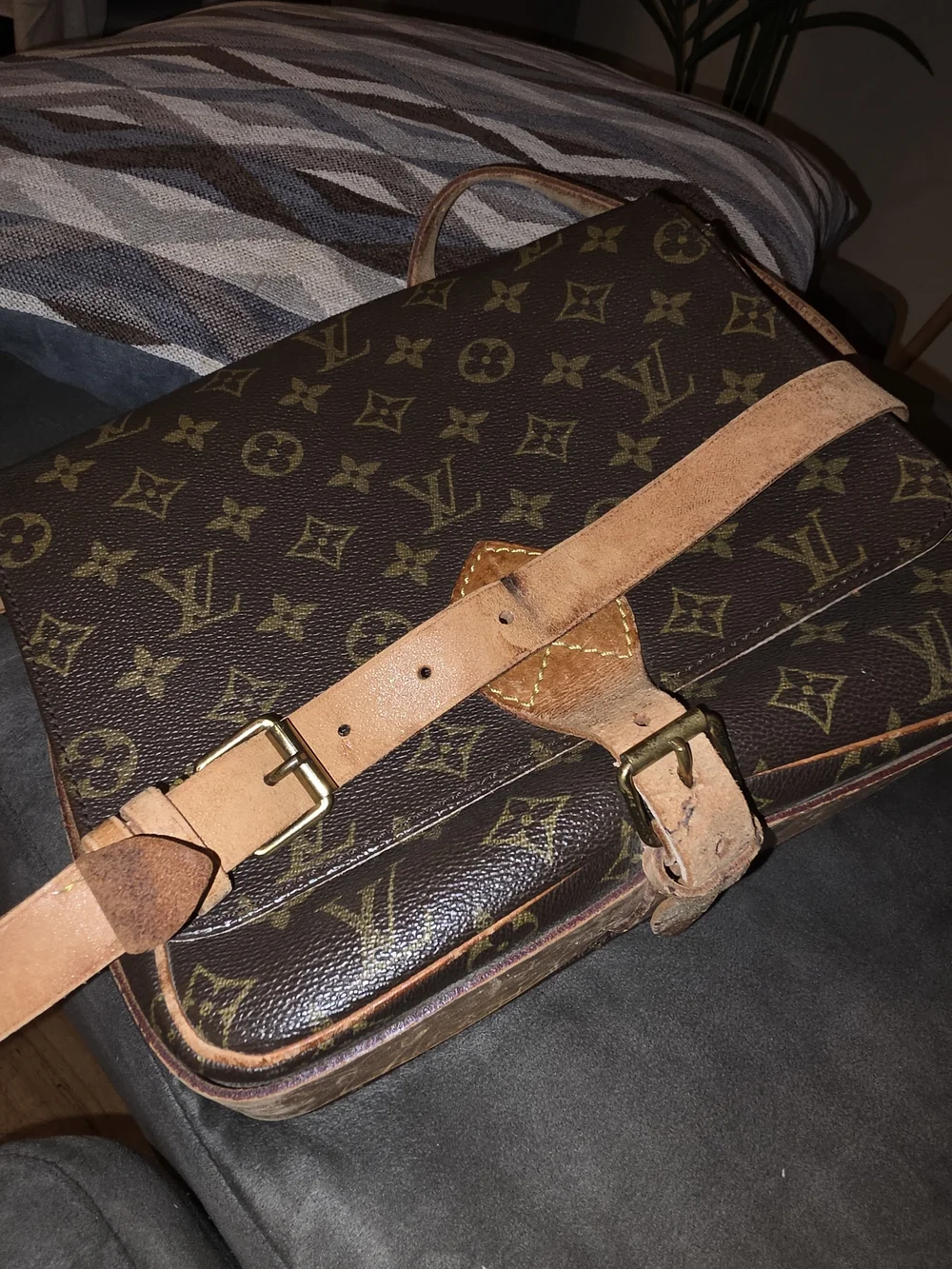 Louis Vuitton Monogram Canvas Brown Messenger Bag